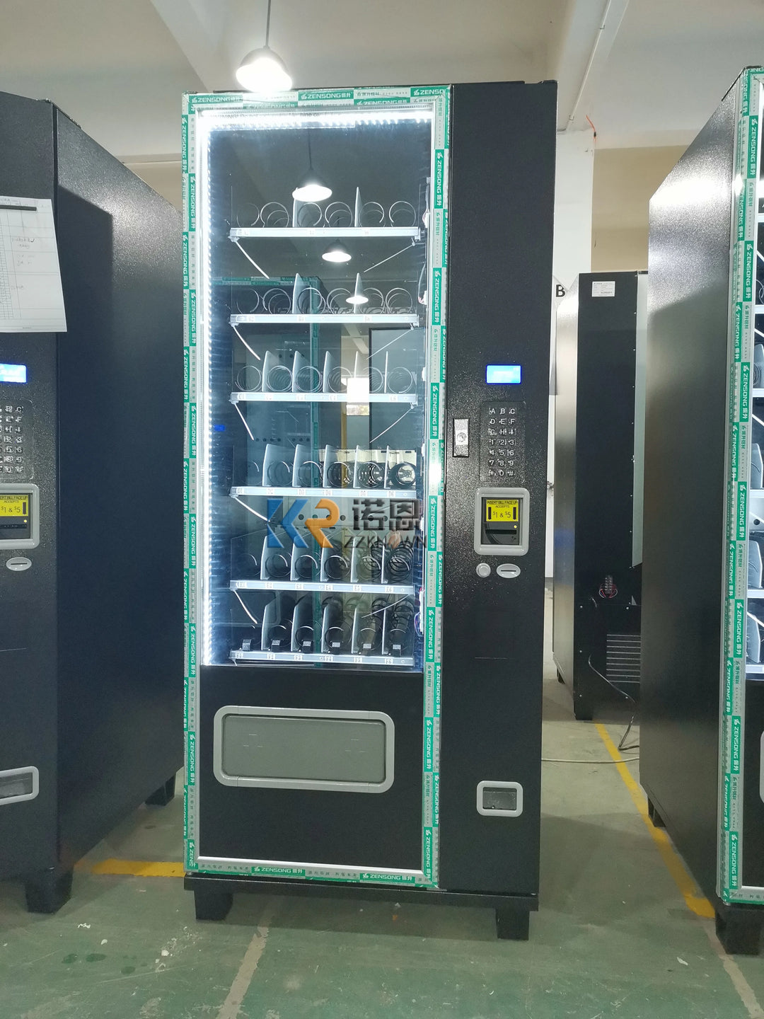 Small Vending Machine 24 Hours Self-service Drink and Snack Vending Machine For Sell Beverage Customizabled